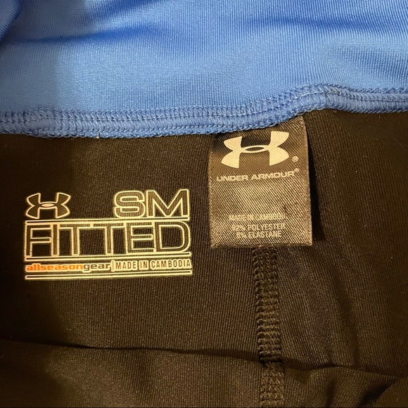 Under Armour Capri Leggings in Black/Blue - Picture 4 of 4